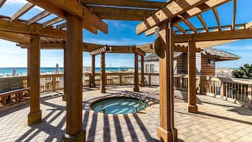 Condo, 1 Bedroom | Property grounds