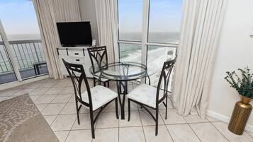 Condo, 1 Bedroom | Property grounds