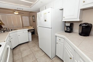 Condo, 2 Bedrooms | Private kitchen | Fridge, microwave, oven, dishwasher