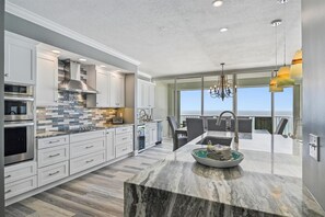 Condo, 3 Bedrooms | Private kitchen