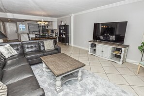 Appart'hôtel, 2 chambres | Coin séjour