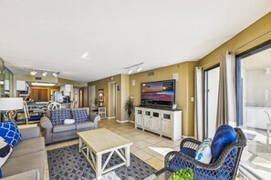 Condo, 2 Bedrooms | Interior
