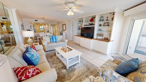 Condo, 2 phòng ngủ | Khu phòng khách