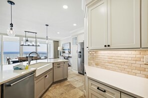 Condo, 3 Bedrooms | Private kitchen | Fridge, microwave, oven, dishwasher
