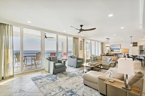 Condo, 3 Bedrooms | Interior