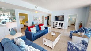 Living area - Oceania 607 3 Bedroom Condo by RedAwning (Destin)