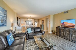 Condo, 2 Bedrooms | Living room