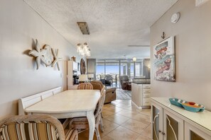 Condo, 2 Bedrooms | Dining