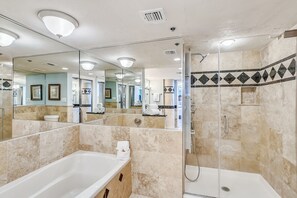 Condo, 3 habitaciones | Baño | Toallas 