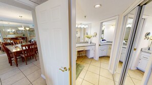 Condo, 2 Bedrooms | Interior