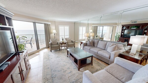 콘도, 침실 2개 | 거실 공간 | 케이블 채널 시청이 가능한 30인치 TV