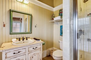 Talo, 4 makuuhuonetta | Kylpyhuone | Pyyhkeet