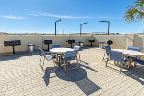 Condo, 2 Bedrooms | Outdoor dining