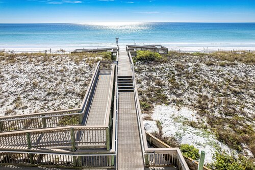 Inlet Reef 602 2 Bedroom Condo by RedAwning