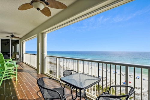 Oceania 705 3 Bedroom Condo by RedAwning