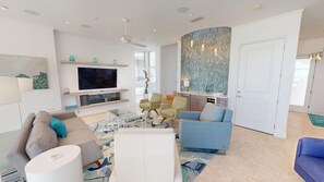 House, 5 Bedrooms | Living area