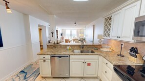 コンドミニアム 2 ベッドルーム | 専用キッチン | 冷蔵庫、電子レンジ、オーブン、食器洗い機