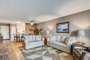 Condo, 2 Bedrooms | Living room