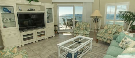 Condo, 2 Bedrooms | Living room