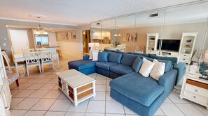 Condo, 2 Bedrooms | Living area