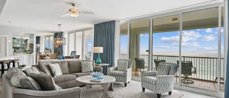 Condo, 3 Bedrooms | Interior