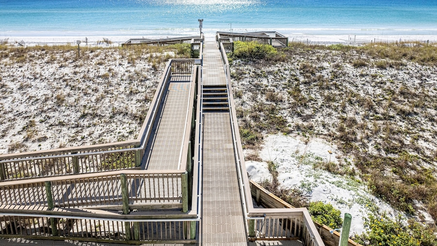 Inlet Reef 408 4 Bedroom Condo by RedAwning