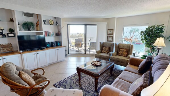 Huoneisto, 2 makuuhuonetta | Oleskelualue | Televisio