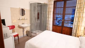 Economy Double Room, 1 Double Bed, Private Bathroom, Mountain View | Premium bedding, individually decorated, individually furnished, desk