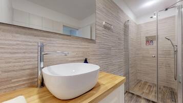 Shower, rainfall showerhead, towels