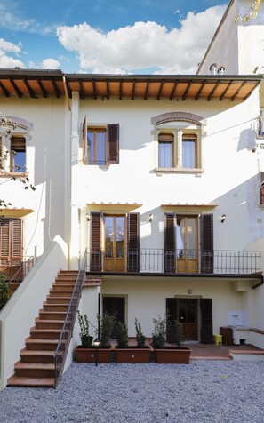 Bagian depan properti