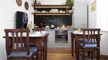 Colazione a buffet inclusa, servita tutte le mattine