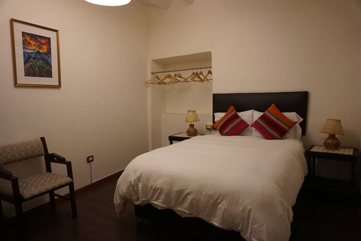 Classic-Doppelzimmer, 1 Doppelbett, eigenes Bad (Bathroom Outside)