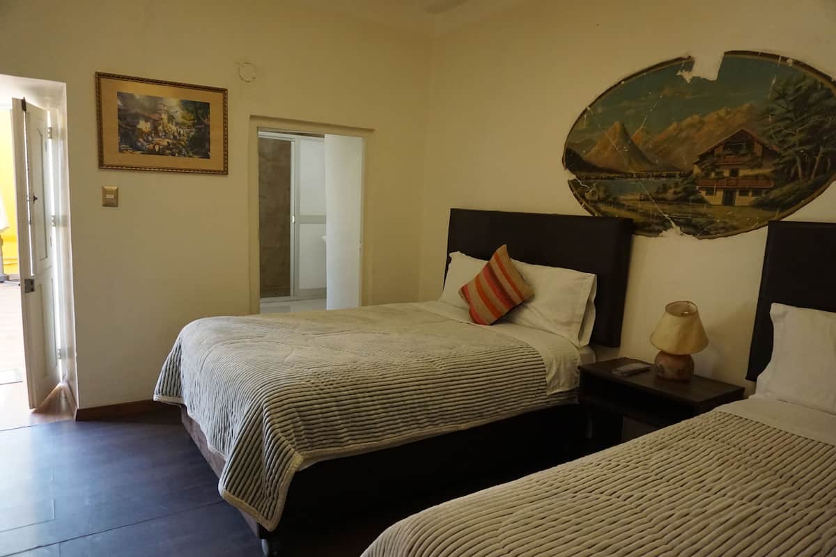 Standard-Doppelzimmer, 2 Doppelbetten, eigenes Bad