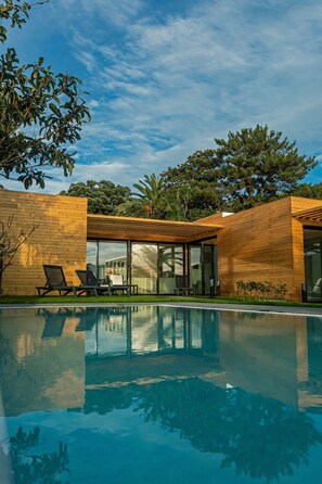 Outdoor pool, pool loungers - Quinta do Passo (Ribeira Grande)