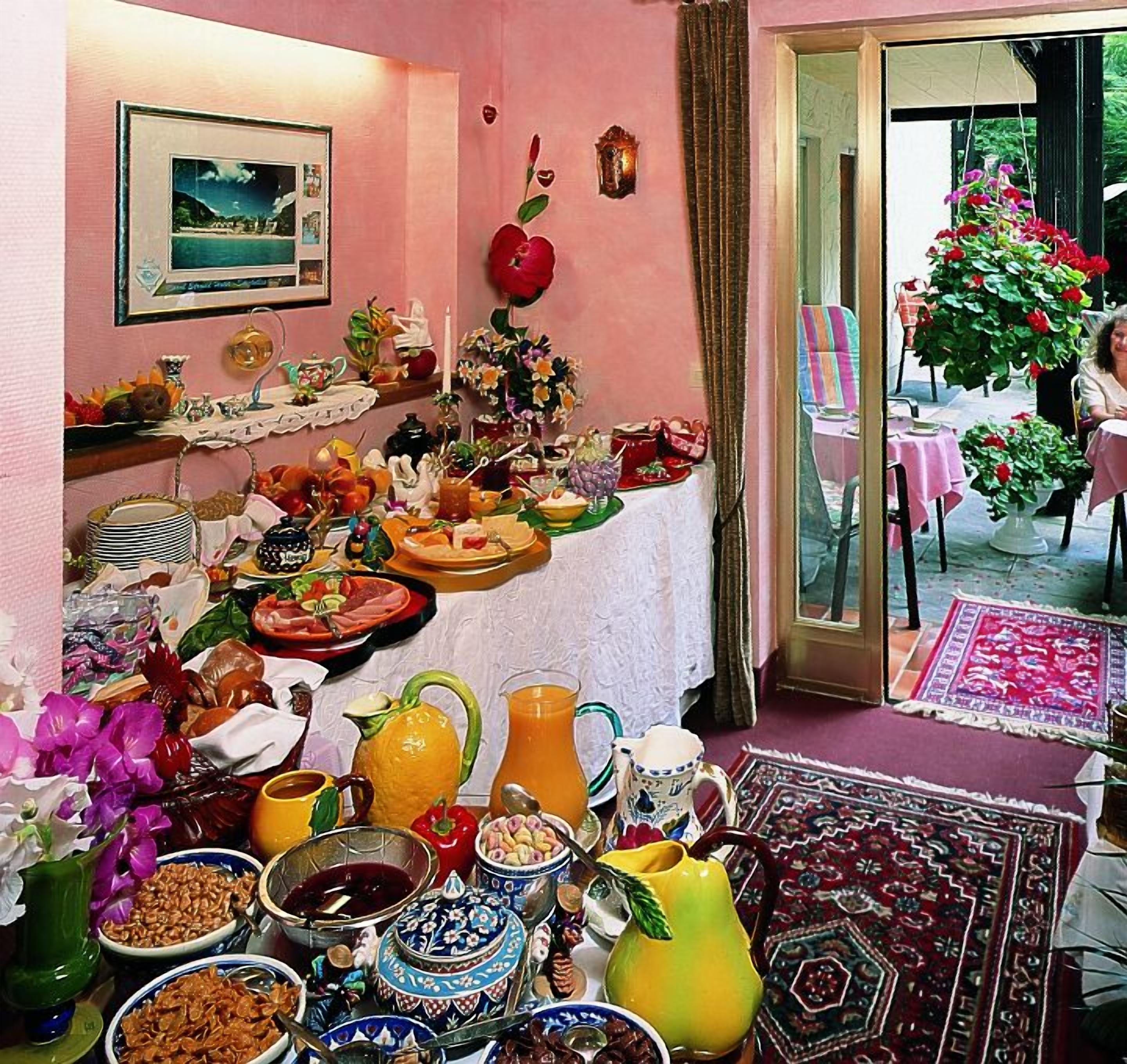 Tägliches Frühstücksbuffet gegen Gebühr