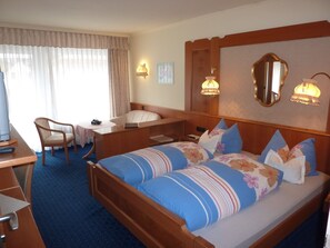 Doppelzimmer, Balkon, Blick auf den Innenhof