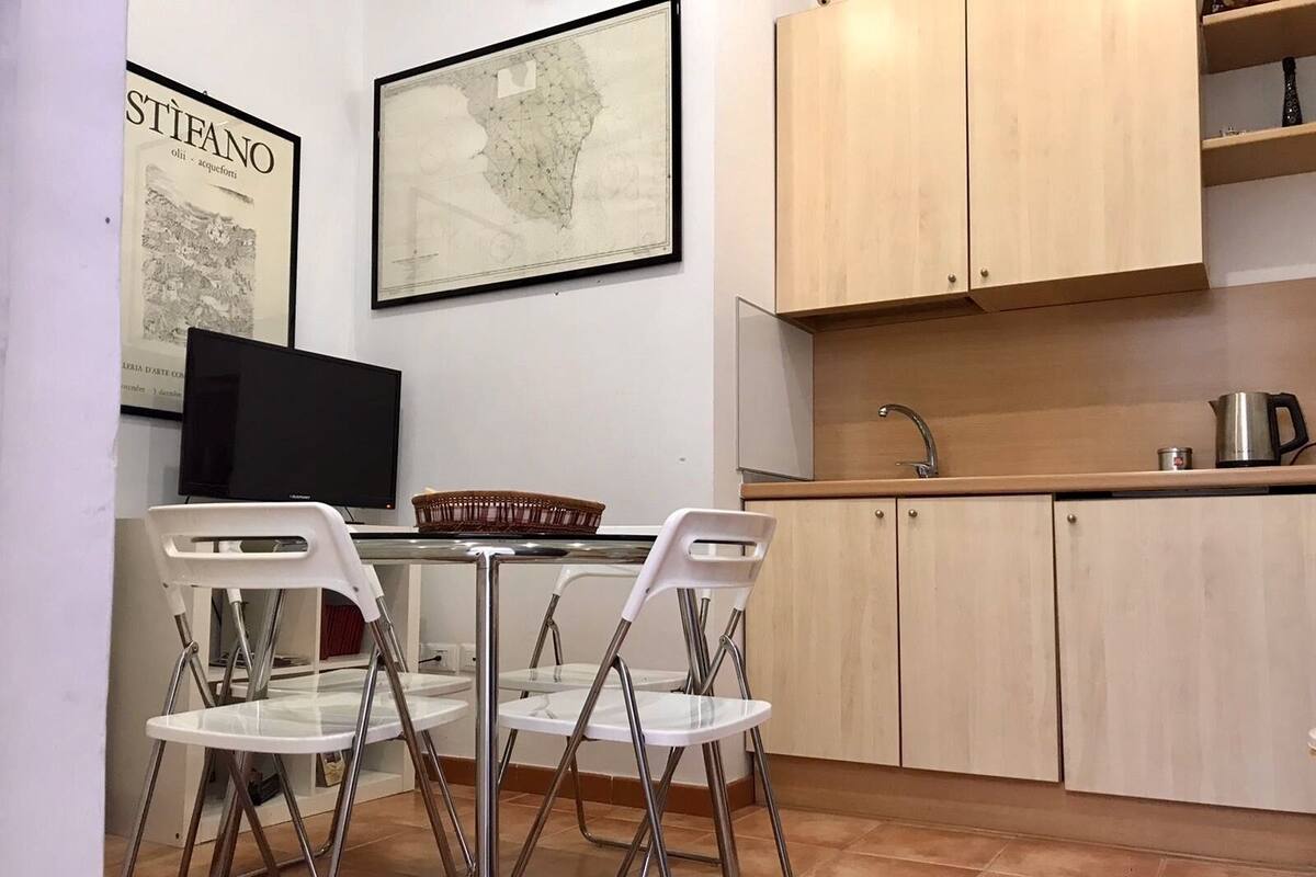 Standard Apartment, 1 Bedroom | Private kitchen | Coffee/tea maker, fridge, microwave, stovetop