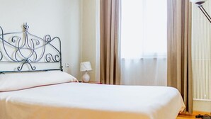 Luxury Penthouse, 1 Bedroom | 1 bedroom, soundproofing, rollaway beds (surcharge), WiFi (free) - B&B Interno 3 (Bari)