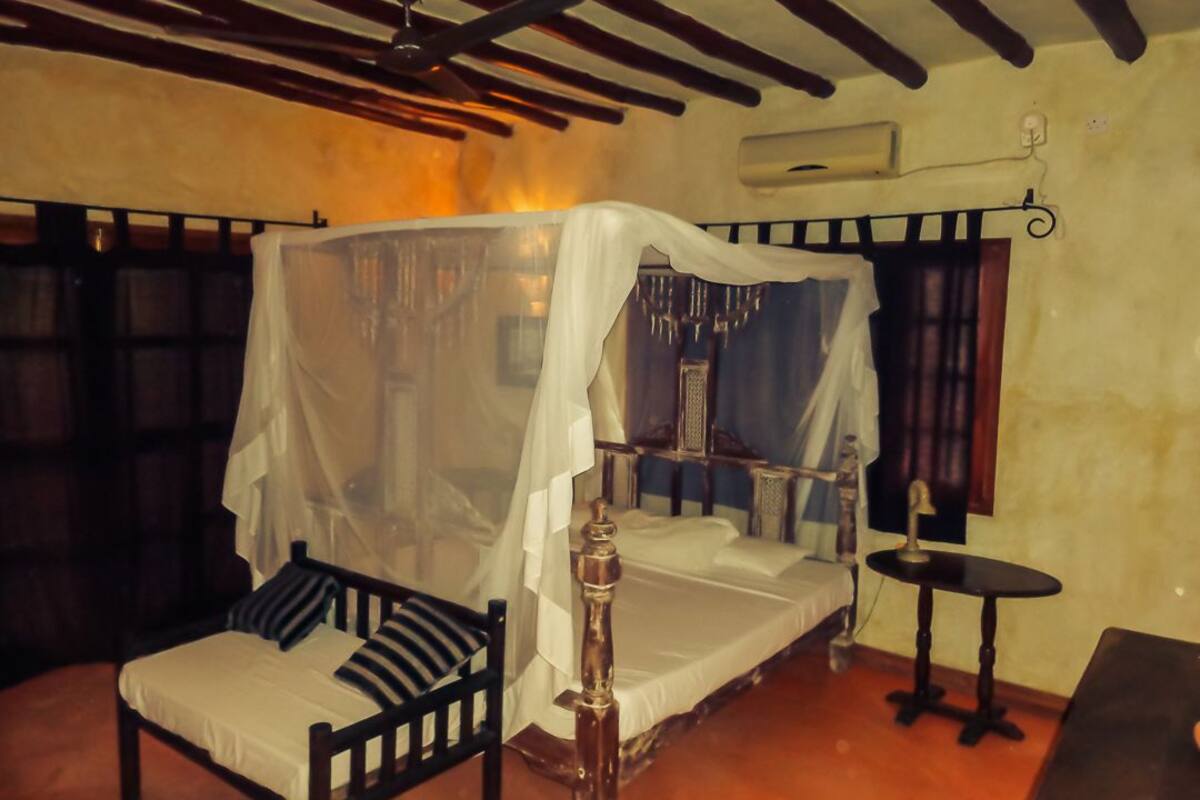In-room safe, desk, iron/ironing board, rollaway beds