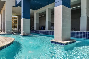 Outdoor pool - Residence Inn by Marriott Myrtle Beach Oceanfront (Myrtle Beach)