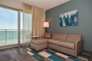 In-room safe, desk, laptop workspace, iron/ironing board - Residence Inn by Marriott Myrtle Beach Oceanfront (Myrtle Beach)