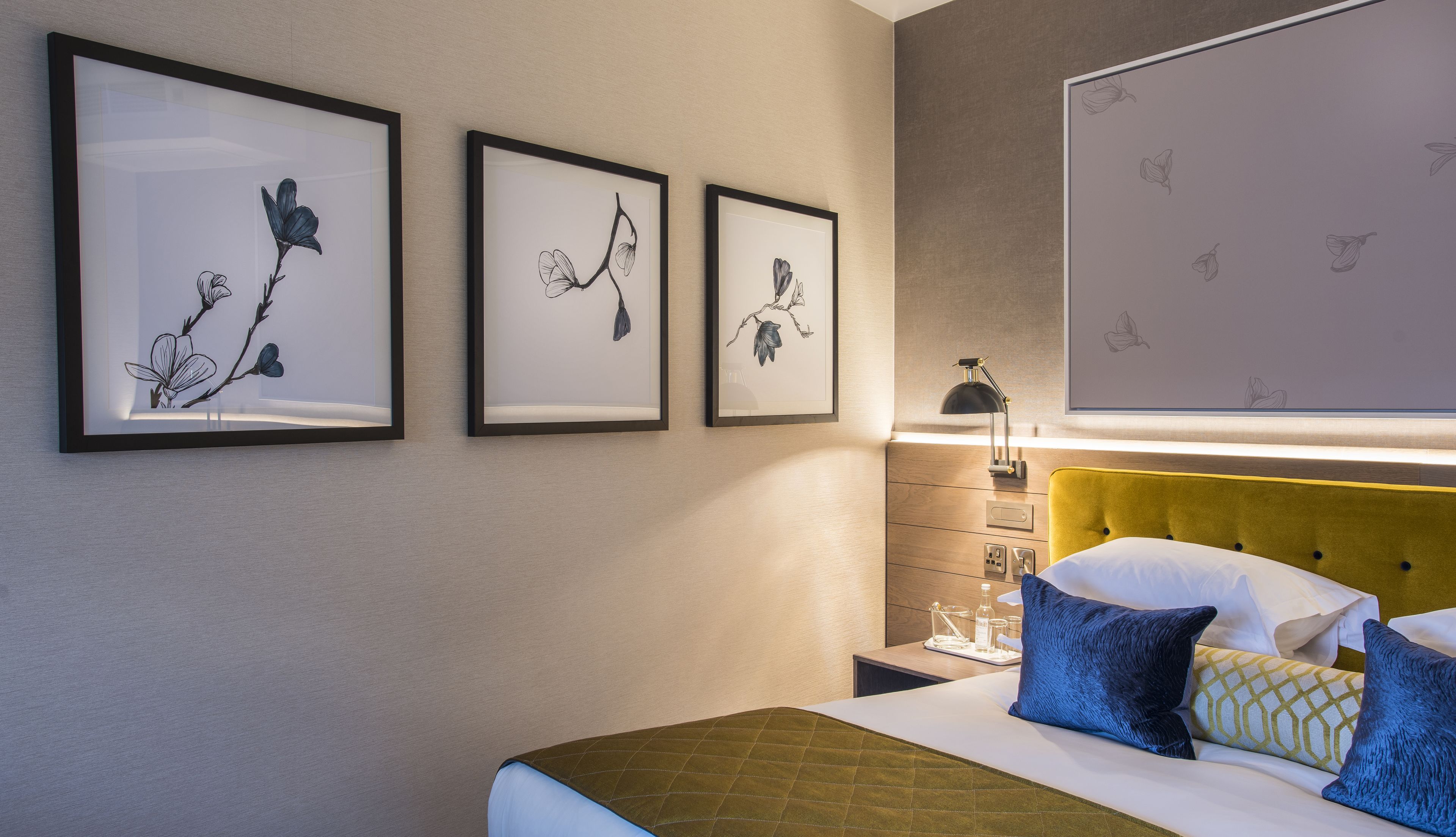 suite, 1 king bed, non smoking | 1 bedroom, premium bedding, in-room safe, blackout curtains