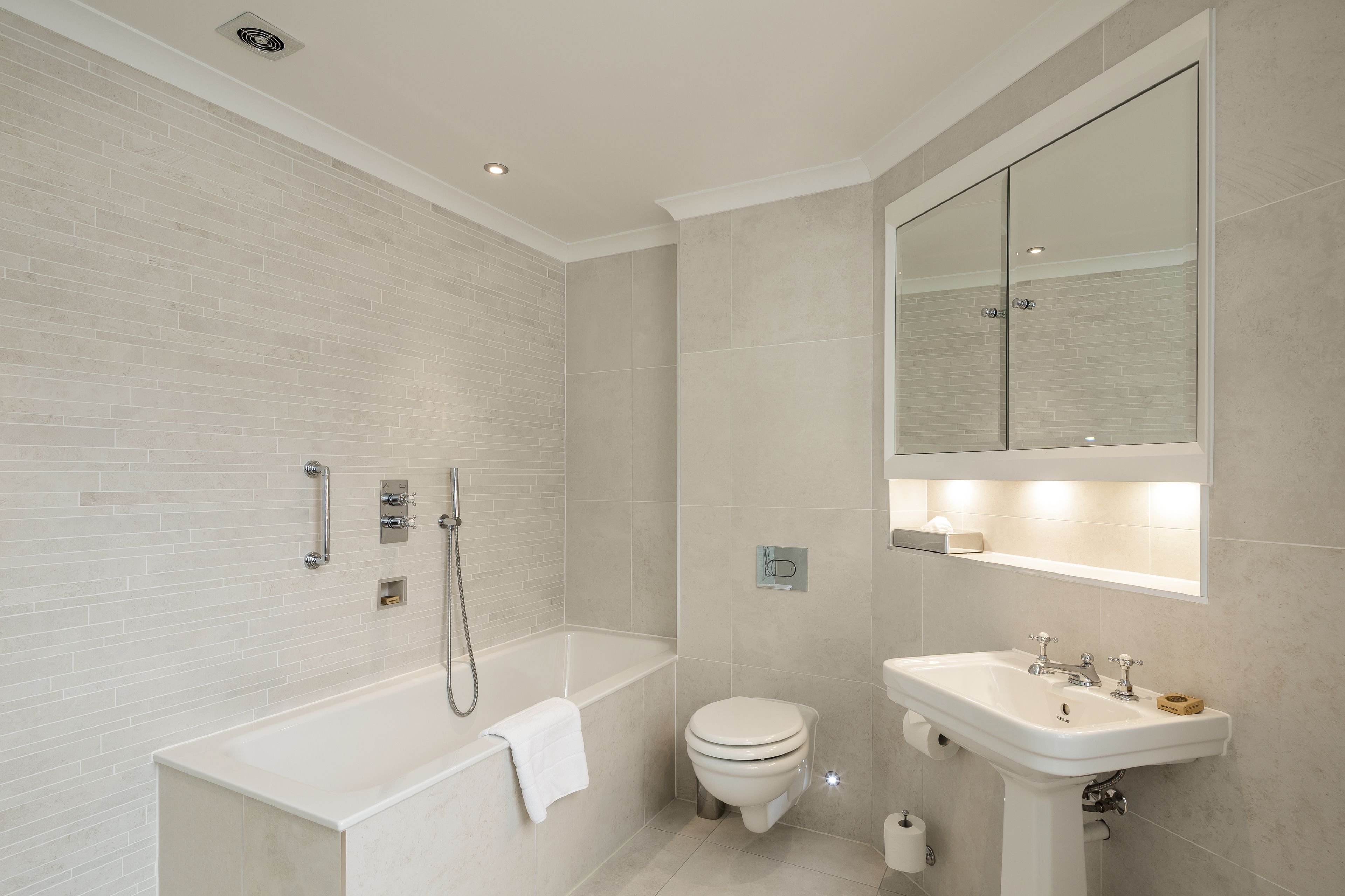 chelsea twin | bathroom | shower, free toiletries, hair dryer, towels