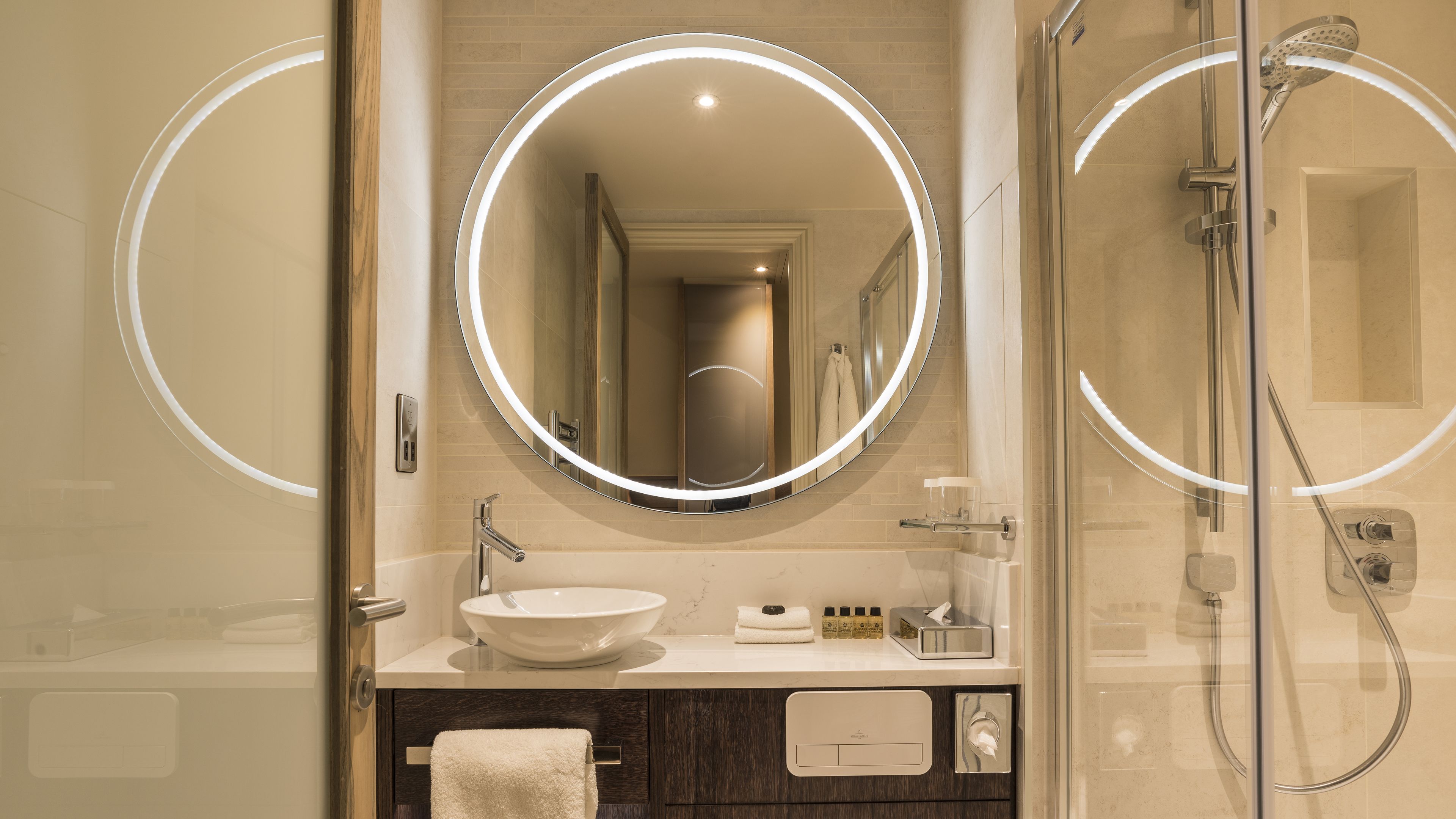 cosy double | bathroom sink