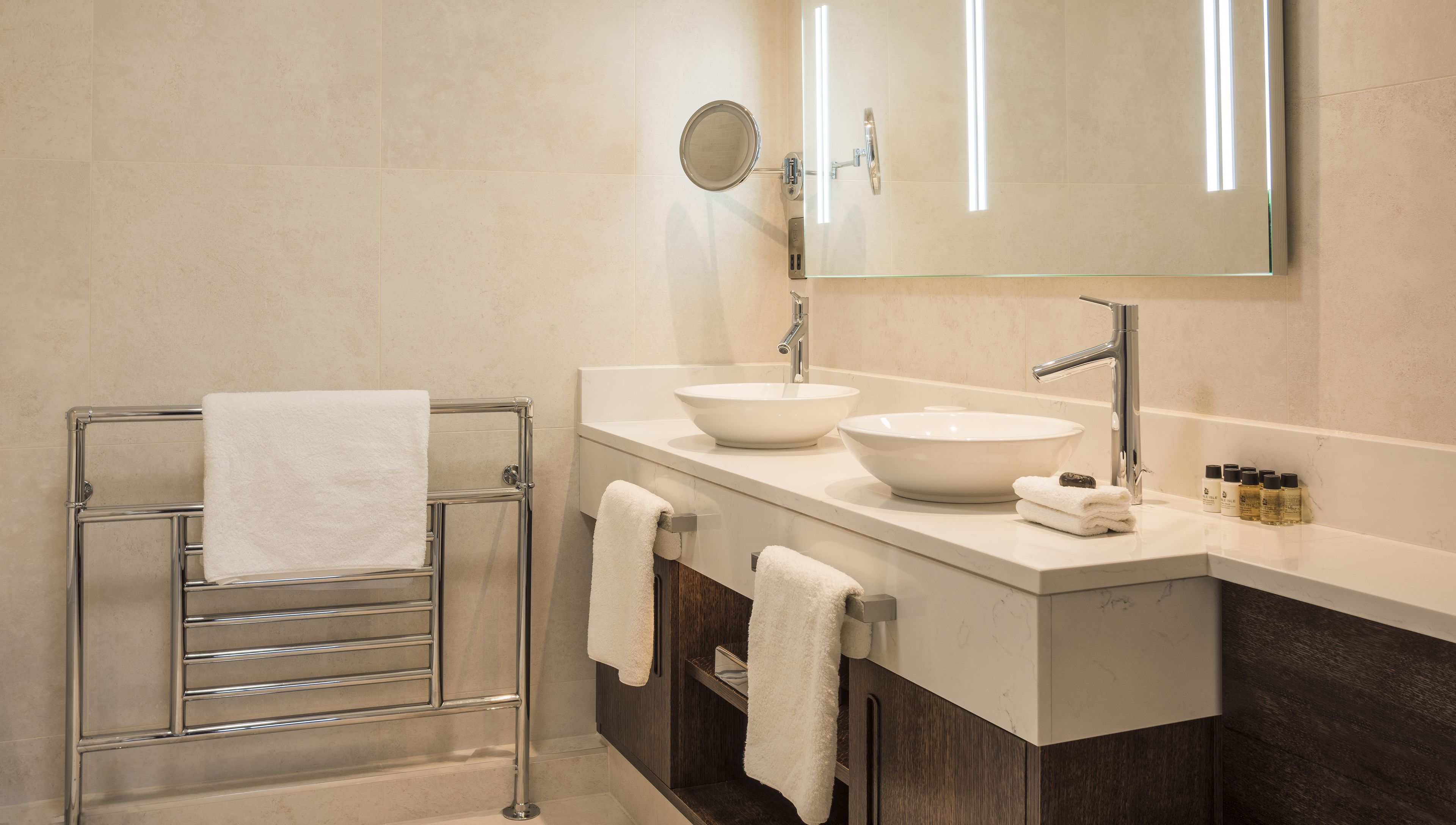 suite, 1 king bed, non smoking | bathroom sink