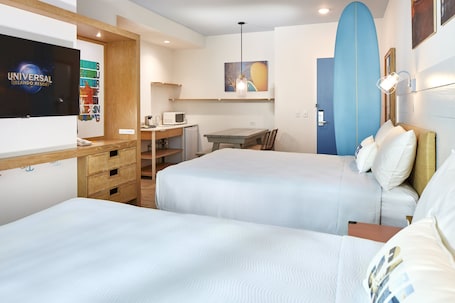 Universal's Endless Summer Resort Dockside Inn and Suites - Image 3