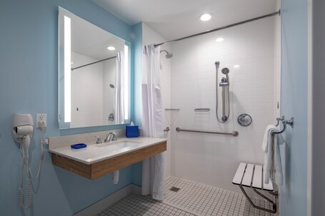 Universal's Endless Summer Resort Dockside Inn and Suites - Image 42