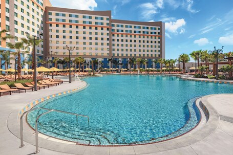 Universal's Endless Summer Resort Dockside Inn and Suites - Image 16
