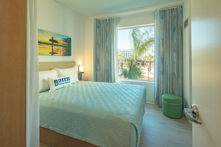 Universal's Endless Summer Resort Dockside Inn and Suites - Image 41