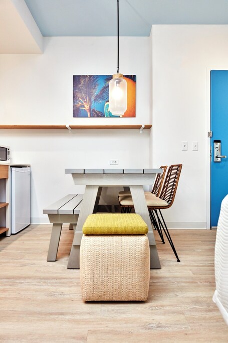 Universal's Endless Summer Resort Dockside Inn and Suites - Image 28